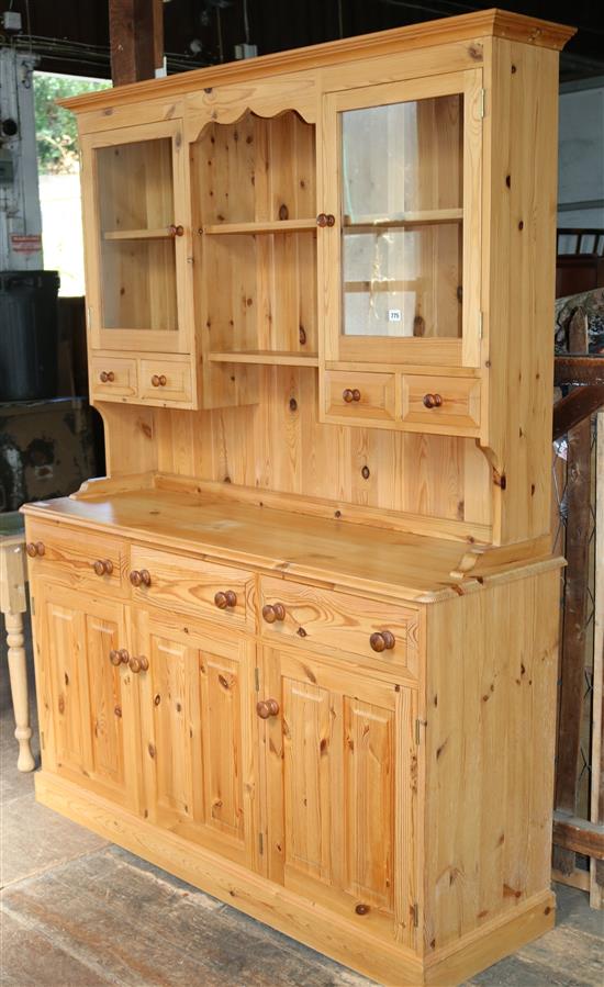 Pine dresser